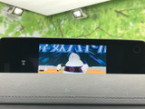 車内の画面でテレビ映像を楽しめる装備です。停車中にニュースや番組を視聴したい場面で活用でき、待ち時間も車内で過ごしやすくなります。視聴は停車時にお楽しみください。