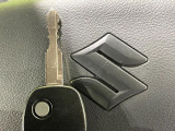 【キーレス】少し離れた場所からでもボタン一つでドアの開錠・施錠ができるのでとっても便利!ドアの鍵穴周りに傷をつけることもありません♪