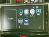 電話や設定に加え、HDMIや交通情報などの項目も画面に表示されます。複数の機能を一覧から確認できるため、目的に合わせて選びやすい表示構成です。