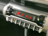 空調の設定状況を表示で確認でき、車内の快適さを整える際に役立ちます。操作部がまとまっていて見分けやすく、季節や天候に応じた日常の調整も行いやすい構成です。