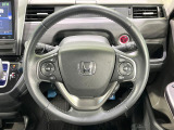 【ステアリングスイッチ】運転中、前方から目線をそらすことなく、オーディオ等の操作が可能な便利機能!安心&快適なドライブを演出してくれます♪