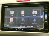 使いやすいインターフェースで、快適なドライブをサポート。各種機能が直感的に操作でき、目的地設定もスムーズに行えます。