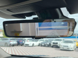 【スマートリヤビューミラー】後席の大きな荷物や同乗者で後方が確認しづらい時でも安心!カメラが撮影した車両後方の映像をルームミラー内に表示。クリアな視界で状況の確認が可能です!
