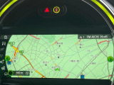 ●純正ナビ:一体感のあるナビは、高級感ある車内を演出してくれます。Bluetooth再生などオーディオ機能も充実しておりますので、運転もより楽しめます♪