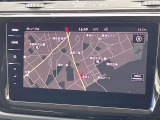 ●DiscoverPro:一体感のあるナビは、高級感ある車内を演出してくれます。オーディオ機能も充実しておりますので、運転もより楽しめます♪