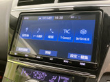 画面には目的地や音源選択、電話などのメニューが並び、用途に応じて選びやすい構成です。画面下部には操作項目も配置され、ドライブ中に必要な情報や機能へアクセスしやすくなっています。