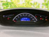 視認性の高いメーター類は、運転に必要な情報を的確に伝えます。運転に集中できる、シンプルで分かりやすいデザインです。