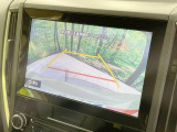 【バックカメラ】駐車時に後方がリアルタイム映像で確認できます。大型商業施設や立体駐車場での駐車時や、夜間のバック時に大活躍!運転スキルに関わらず、今や必須となった装備のひとつです!