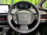 【ステアリングヒーター】冬場に冷たくなりやすい革巻きステアリングを、スイッチ一つで素早く適温に!エアコンよりも早く温まってくれるので、寒い日の運転も快適になりますね♪