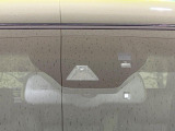 【プリクラッシュセーフティ】前方の車両等を検知し、衝突しそうな時は警報で注意を促し、ブレーキを踏む力をサポート。ブレーキを踏めなかった場合は衝突被害軽減ブレーキが作動、衝突回避をサポートします。