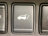 【パワーバックドア】スマートキーや運転席のボタンを押すだけでリアゲートが自動で開閉します!荷物を持っている時や、高い位置にあるバックドアを閉める際に便利な機能です♪