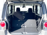 普段のお買い物や通勤、送迎等に十分な荷室スペースを確保しております。セカンドシートを倒すと、大きな荷物の積載も可能です♪