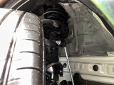 お車を安心してお乗りいただく為には、足回りの定期点検が欠かせません。サービスサポート(有償保証)では無料点検もご提供しており、安心のカーライフをお過ごしいただけるサポート体制が整っています。