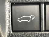 【パワーバックドア】スマートキーや運転席のボタンを押すだけでリアゲートが自動で開閉します!荷物を持っている時や、高い位置にあるバックドアを閉める際に便利な機能です♪