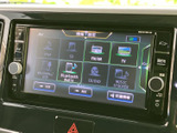 ラジオやテレビ、Bluetooth Audioなど、音楽や情報を楽しむための選択肢を画面に表示。項目が見やすく、使いたい機能を探しやすい構成です。