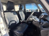 運転席シート廻りは使用感も少なく、良好な状態となっています。丁寧に使われていたことがよくわかりますね。