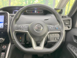 インテリアに合わせたデザインのステアリングは、運転される方のことも考え、運転しやすい形状、大きさです。是非一度、実際に触ってお確かめください。