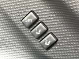 【メモリーシート】ドライバーごとに設定したシート位置を記憶して、ボタン一つで切り替えできる便利な機能!運転する方が複数名いらっしゃるご家庭におすすめです