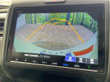 【バックカメラ】駐車時に後方がリアルタイム映像で確認できます。大型商業施設や立体駐車場での駐車時や、夜間のバック時に大活躍!運転スキルに関わらず、今や必須となった装備のひとつです!