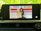 停車中に映像やテレビ番組を視聴でき、休憩時間の楽しみが広がります。画面表示も見やすく、車内で過ごすひとときをより快適に活用いただけます。