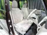 運転席シート廻りは使用感も少なく、良好な状態となっています。丁寧に使われていたことがよくわかりますね。