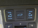 【パワーバックドア】スマートキーや運転席のボタンを押すだけでリアゲートが自動で開閉します!荷物を持っている時や、高い位置にあるバックドアを閉める際に便利な機能です♪