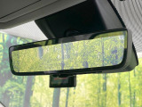 【デジタルインナーミラー】後席の大きな荷物や同乗者で後方が確認しづらい時でも安心!カメラが撮影した車両後方の映像をルームミラー内に表示。クリアな視界で状況の確認が可能です!
