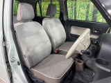 運転席シート廻りは使用感も少なく、良好な状態となっています。丁寧に使われていたことがよくわかりますね。