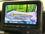 【バックカメラ】駐車時に後方がリアルタイム映像で確認できます。大型商業施設や立体駐車場での駐車時や、夜間のバック時に大活躍!運転スキルに関わらず、今や必須となった装備のひとつです!
