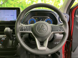 握りやすい位置に各種スイッチがまとまり、運転席から手元で操作しやすいレイアウトです。毎日の運転をサポートする便利な装備です。