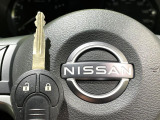 【キーレス】少し離れた場所からでもボタン一つでドアの開錠・施錠ができるのでとっても便利!ドアの鍵穴周りに傷をつけることもありません♪
