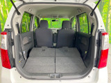 普段のお買い物や通勤、送迎等に十分な荷室スペースを確保しております。セカンドシートを倒すと、大きな荷物の積載も可能です♪