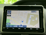 周辺の道路や施設が表示され、現在地を確認しながら目的地設定を進められます。地図の拡大縮小や表示変更も画面から行える仕様です。