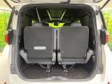 普段のお買い物や通勤、送迎等に十分な荷室スペースを確保しております。セカンドシートを倒すと、大きな荷物の積載も可能です♪