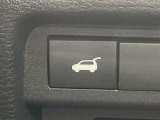【パワーバックドア】スマートキーや運転席のボタンを押すだけでリアゲートが自動で開閉します!荷物を持っている時や、高い位置にあるバックドアを閉める際に便利な機能です♪