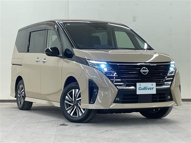 セレナ 2.0 ハイウェイスターV 4WD 本革シート