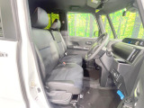 運転席シート廻りは使用感も少なく、良好な状態となっています。丁寧に使われていたことがよくわかりますね。