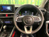【純正革巻きステアリング】上質な革を使用することで、手にしっかり馴染みとても運転しやすいハンドルです♪