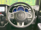 【純正革巻きステアリング】上質な革を使用することで、手にしっかり馴染みとても運転しやすいハンドルです♪