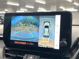 【パノラミックビューモニター】専用のカメラにより、上から見下ろしたような視点で360度クルマの周囲を確認することができます☆死角部分も確認しやすく、狭い場所での切り返しや駐車もスムーズに行えます。