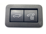 【パワーバックドア】スマートキーや運転席のボタンを押すだけでリアゲートが自動で開閉します!荷物を持っている時や、高い位置にあるバックドアを閉める際に便利な機能です♪