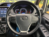 【純正革巻きステアリング】上質な革を使用することで、手にしっかり馴染みとても運転しやすいハンドルです♪