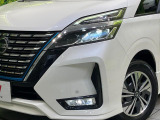 【LEDヘッドライト】悪天候や夜間走行時も良好な視界を確保し安心して運転できる高輝度LEDヘッドライトを装備!点灯速度が早く、消費電力も抑えられています。
