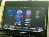 テレビやDVD、CD、ラジオなど複数の音源に対応したメニューを表示。Bluetoothオーディオや外部入力も選べ、用途に合わせて使い分けしやすい装備です。
