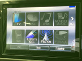 テレビやラジオ、Bluetoothなど複数の音源を画面から選べるオーディオメニューです。項目がアイコンで整理されており、普段使う音楽や交通情報へ切り替えやすい仕様です。