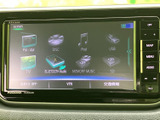 FM・AMやディスク、Bluetoothなど、複数の音楽ソースを画面から選択できます。普段お使いのメディアに合わせて切り替えられ、移動中の音楽を楽しめます。