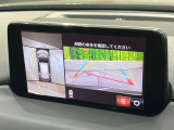 【360&deg;ビューモニター】専用のカメラにより、上から見下ろしたような視点で360度クルマの周囲を確認することができます☆縦列駐車や幅寄せ時に活躍してくれます♪