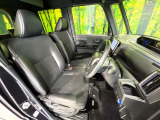 運転席シート廻りは使用感も少なく、良好な状態となっています。丁寧に使われていたことがよくわかりますね。