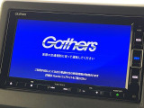 【純正ナビ】人気の純正ナビを装備しております。ナビの使いやすさはもちろん、オーディオ機能も充実!キャンプや旅行はもちろん、通勤や買い物など普段のドライブも楽しくなるはず♪