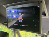【フリップダウンモニター】大画面モニターで後席でもエンタメをお楽しみいただけます。小さなお子様にも大人気の装備です♪